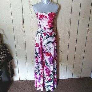 BNWT BB DAKOTA Floral Maxi